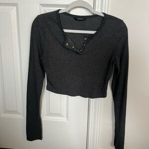 HENLEY LONG SLEEVE CROP TOP